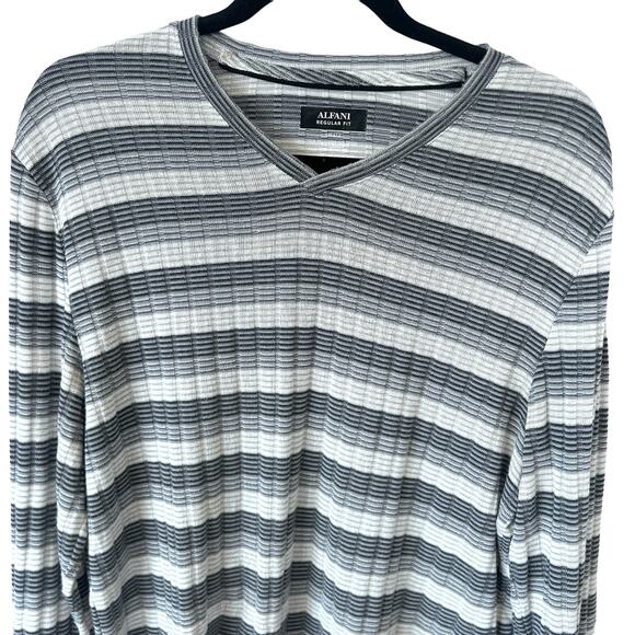 Alfani Sweater Mens Small Gray‎ White Ribbed Striped V Neck Preppy Heritage - Picture 3 of 10